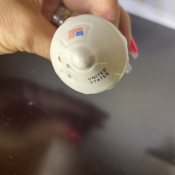 Vintage Space Shuttle USA Salt & Pepper Shakers Capsule Station Launch 1992 - Picture 14 of 15